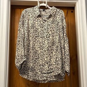 Knot Sisters oversized Black and White Animal Print Shirt 2/4 length Sleeves Med
